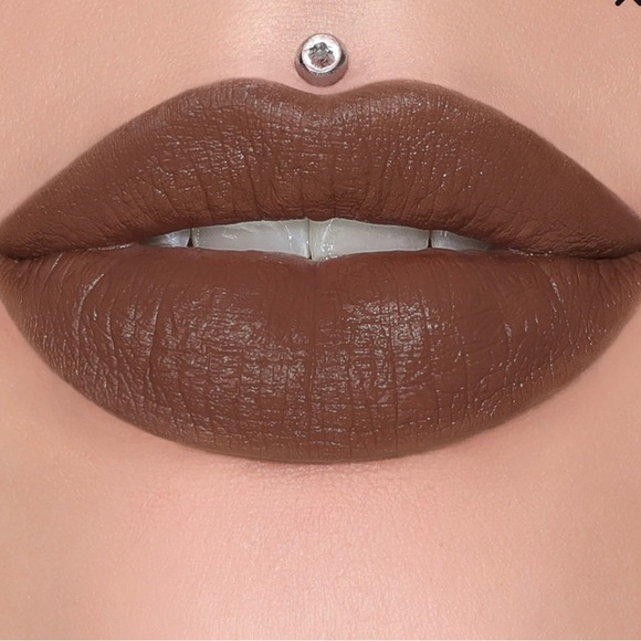 NWT Jeffree Star Velvet Trap Dominatrix- Chocolate brown - Picture 1 of 2